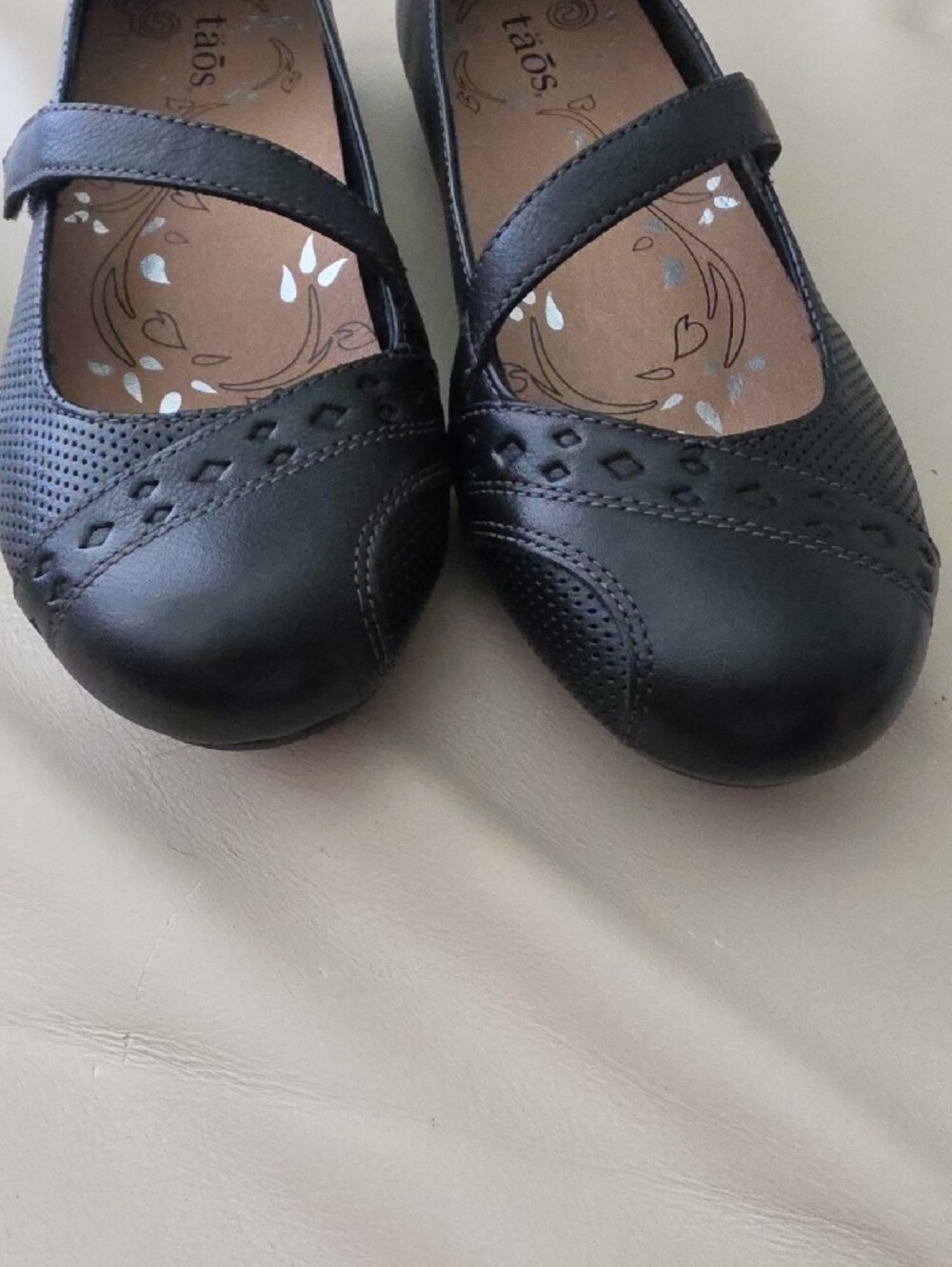 Taos Scamp Leather Mary Jane Flats with Velcro Cross Strap Nwot - Picture 13 of 13